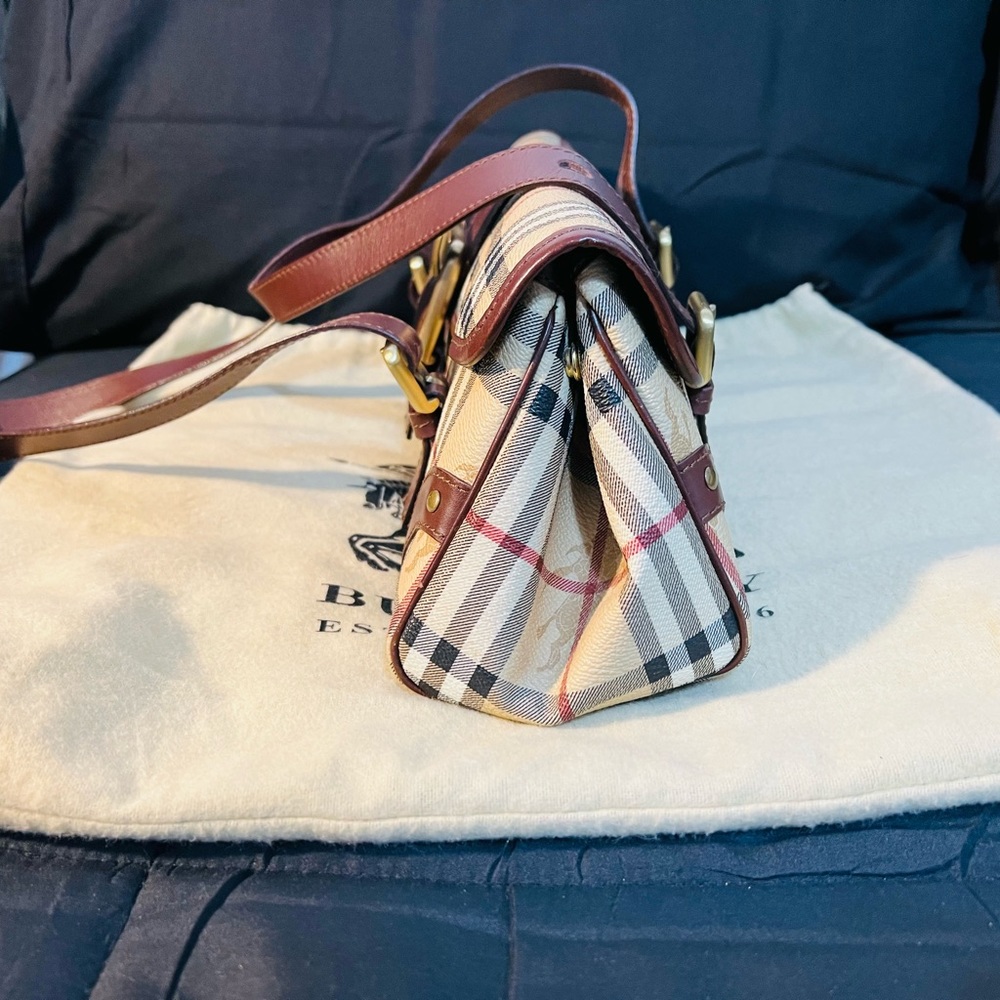 Vintage Burberry Haymaker Buckle Flap Coated Canvas Bag - Picture 4 of 11